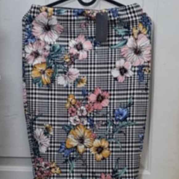 New Ponte Stretch High Waist Fishtail Pencil-Cut Skirt Below Knee Made in Canada - Picture 3 of 3